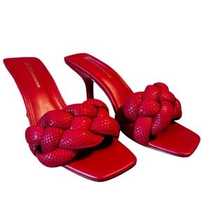 BCBGeneration - Women's Marlino Sandal - Size 7.5M